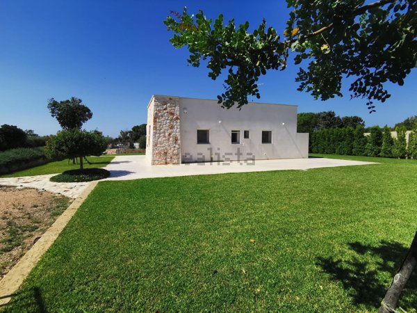 casa indipendente in vendita ad Ugento in zona Torre San Giovanni