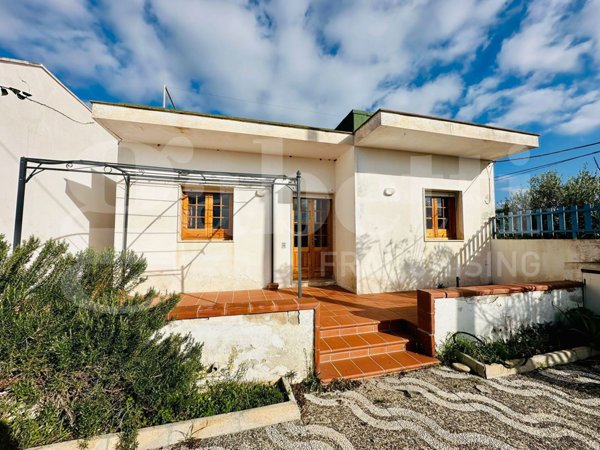 casa indipendente in vendita ad Ugento in zona Torre San Giovanni