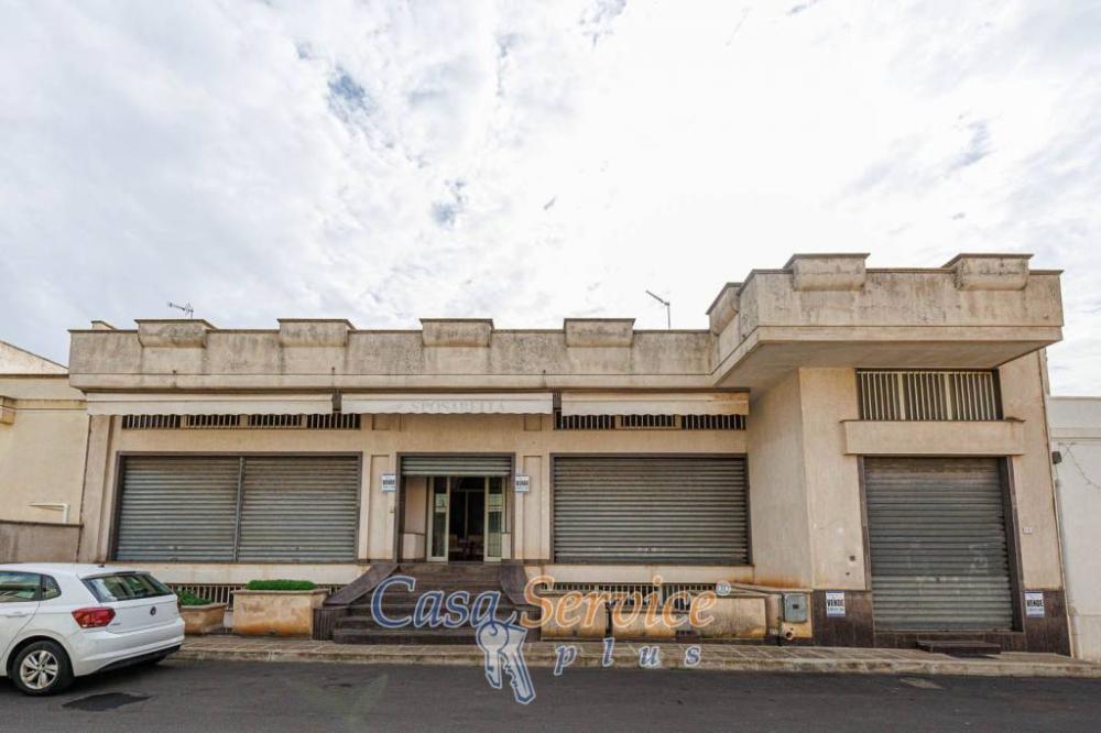 negozio in vendita ad Ugento