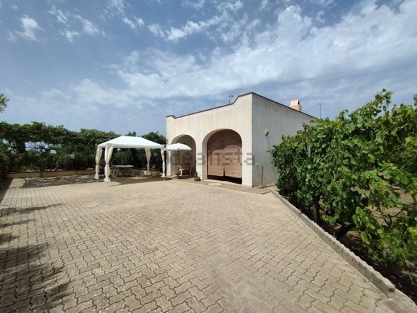 casa indipendente in vendita ad Ugento in zona Torre Mozza