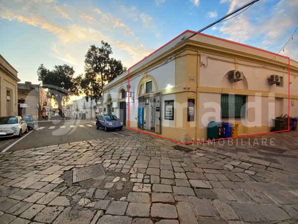 negozio in vendita ad Ugento