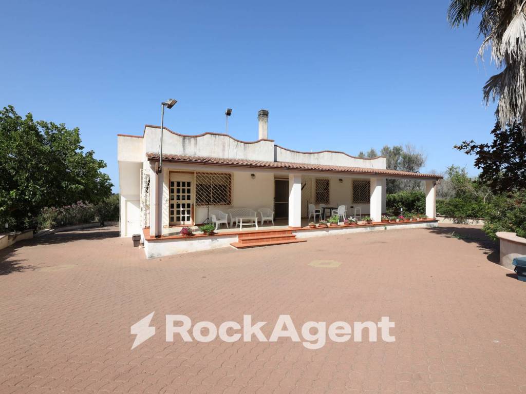 casa indipendente in vendita ad Ugento