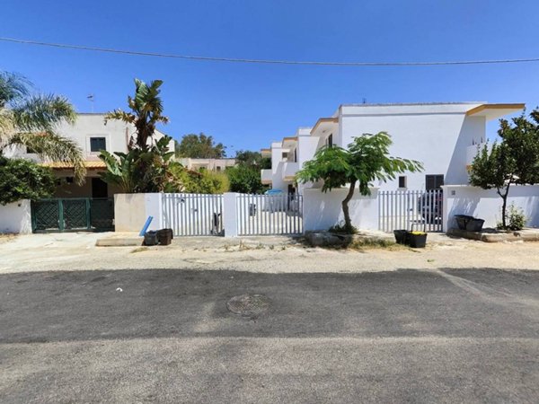 appartamento in vendita ad Ugento in zona Lido Marini