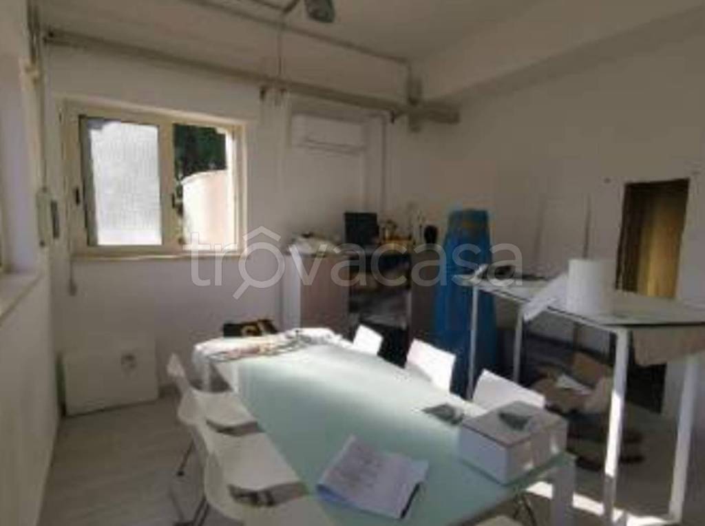 negozio in vendita ad Ugento