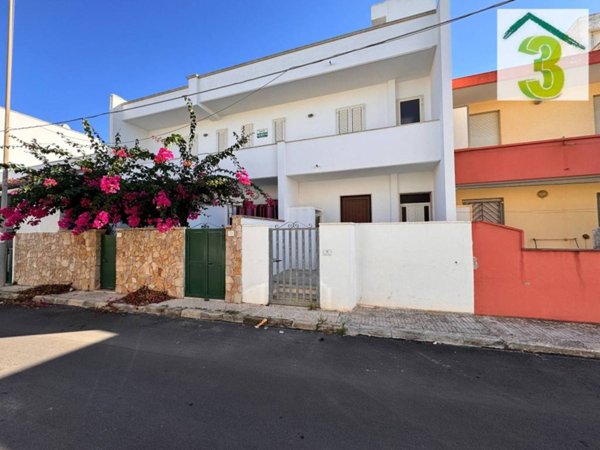 appartamento in vendita ad Ugento in zona Lido Marini