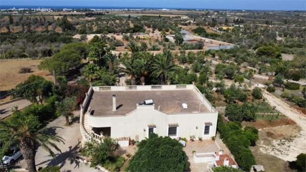 casa indipendente in vendita ad Ugento