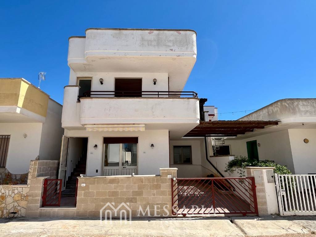 casa indipendente in vendita ad Ugento in zona Torre San Giovanni