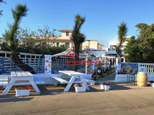 negozio in vendita ad Ugento in zona Torre San Giovanni