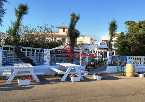 negozio in vendita ad Ugento in zona Torre San Giovanni