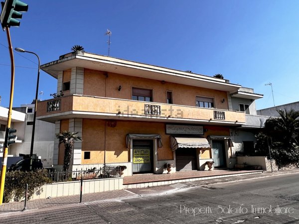 locale commerciale in vendita ad Ugento
