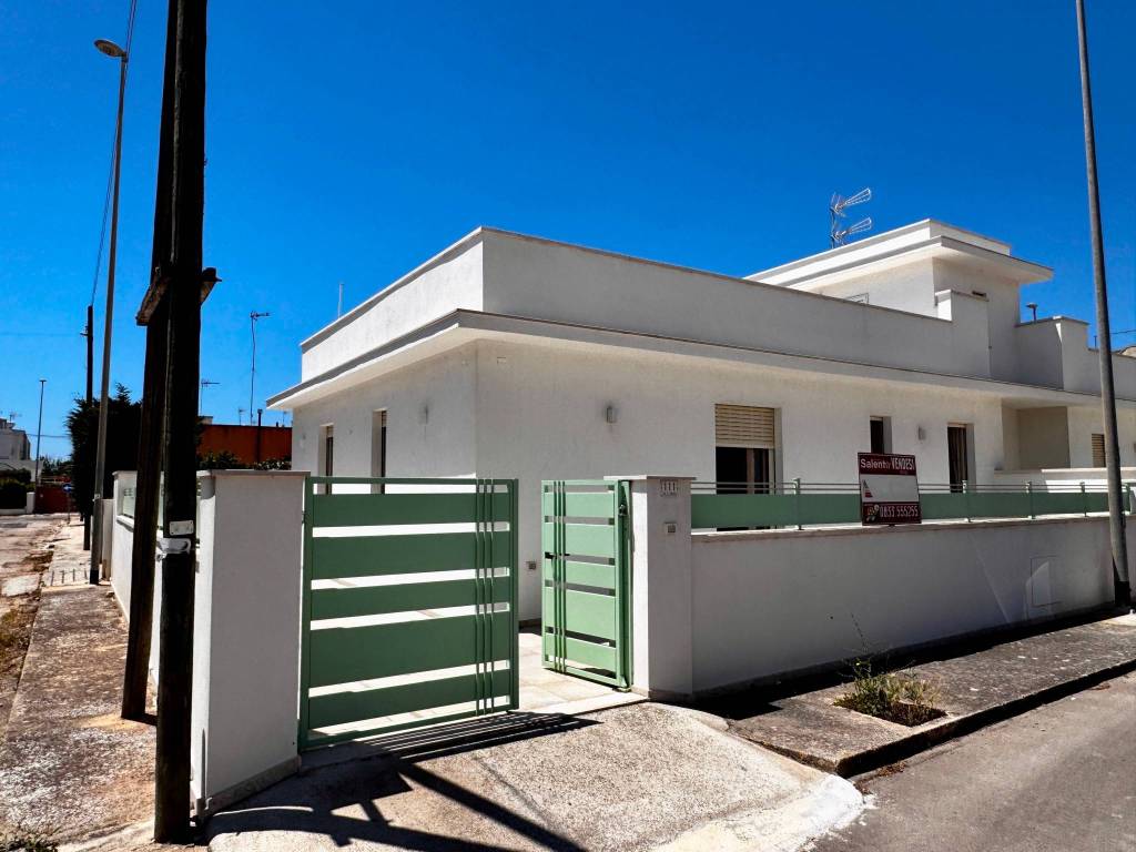 casa indipendente in vendita ad Ugento in zona Torre San Giovanni