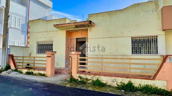 casa indipendente in vendita ad Ugento in zona Lido Marini