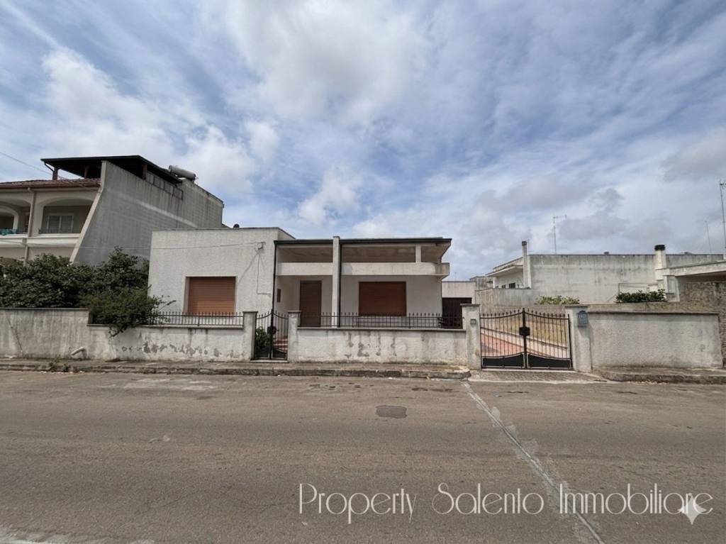 casa indipendente in vendita ad Ugento