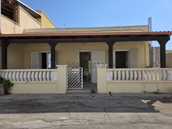 casa indipendente in vendita ad Ugento in zona Torre San Giovanni