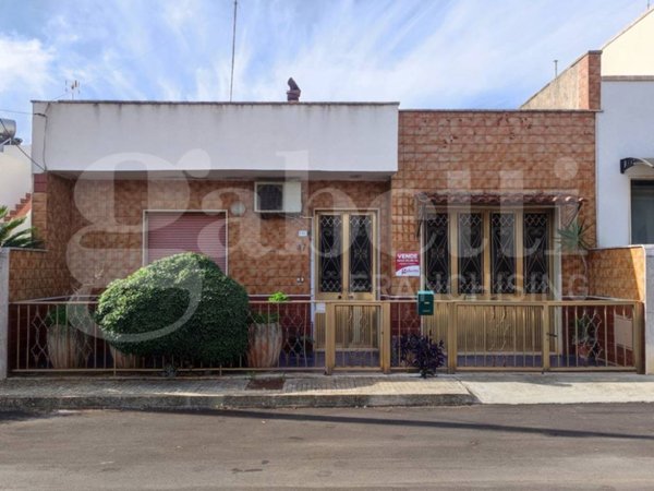 casa indipendente in vendita ad Ugento