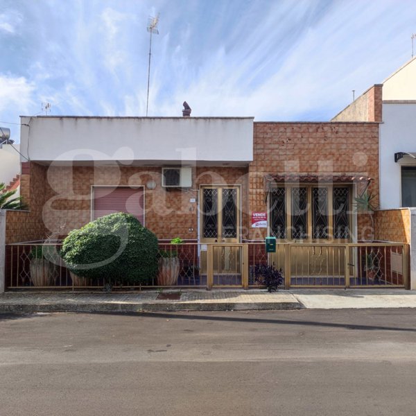 casa indipendente in vendita ad Ugento