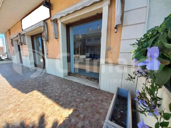 locale commerciale in vendita ad Ugento