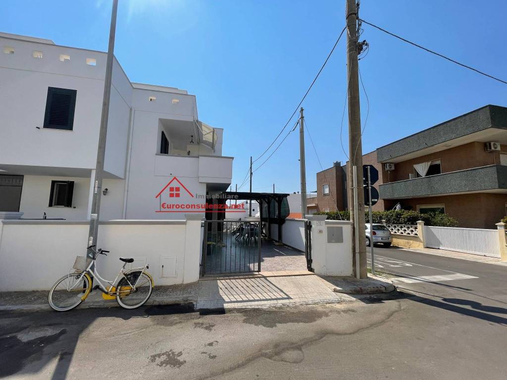 appartamento in vendita ad Ugento in zona Lido Marini