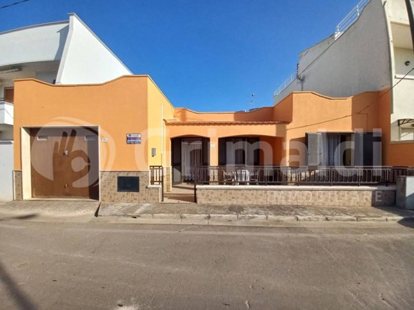 casa indipendente in vendita ad Ugento in zona Torre San Giovanni