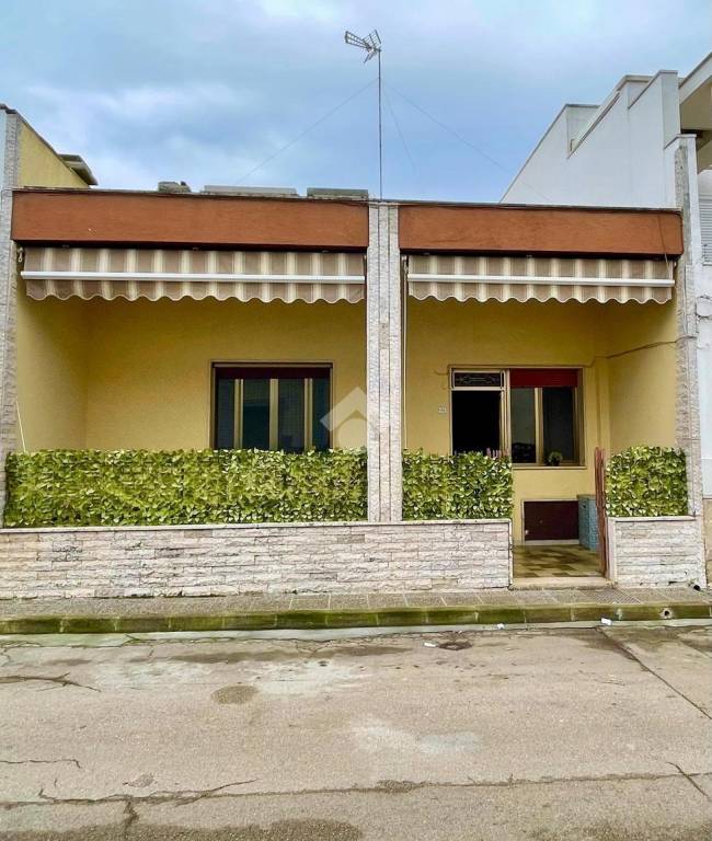casa indipendente in vendita ad Ugento