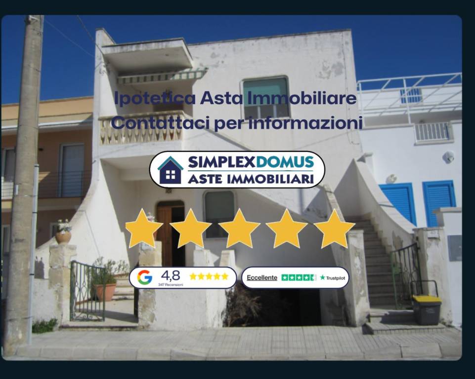 appartamento in vendita ad Ugento in zona Lido Marini