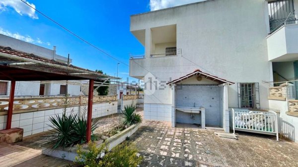 casa indipendente in vendita ad Ugento in zona Lido Marini