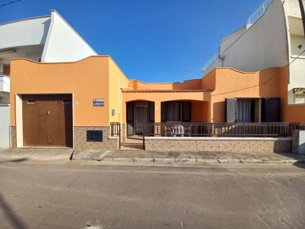 casa indipendente in vendita ad Ugento in zona Torre San Giovanni