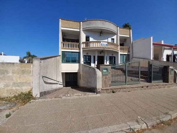 casa indipendente in vendita ad Ugento