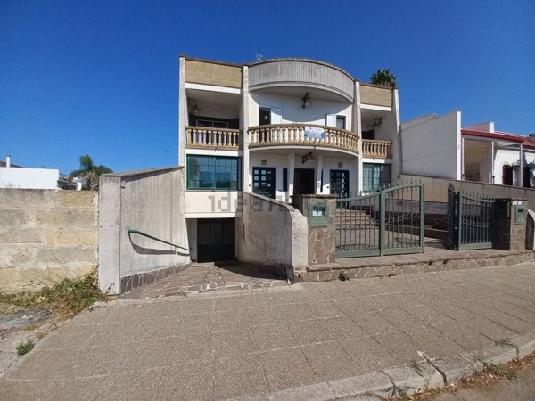 casa indipendente in vendita ad Ugento