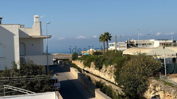 appartamento in vendita ad Ugento in zona Torre San Giovanni