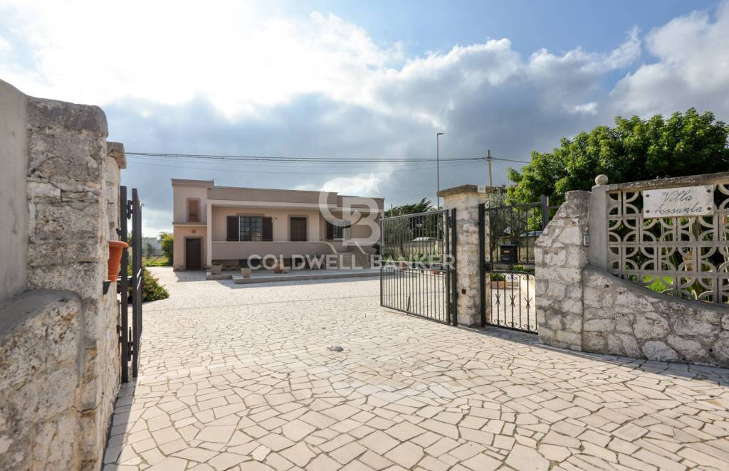 casa indipendente in vendita ad Uggiano la Chiesa