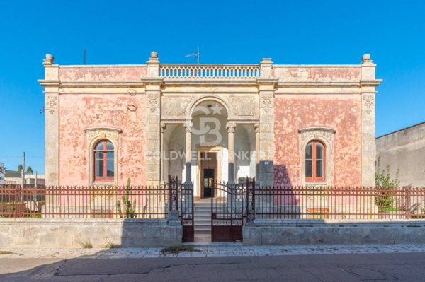 casa indipendente in vendita ad Uggiano la Chiesa