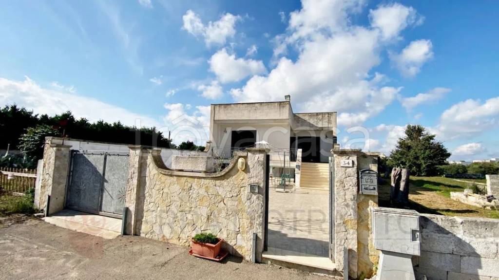 casa indipendente in vendita ad Uggiano la Chiesa