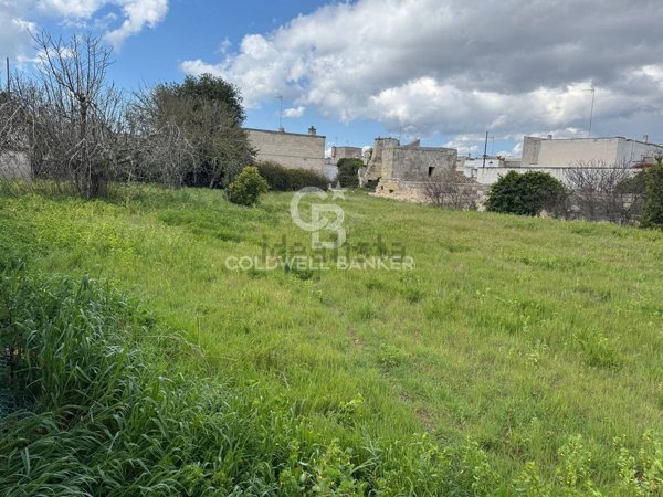 terreno edificabile in vendita ad Uggiano la Chiesa