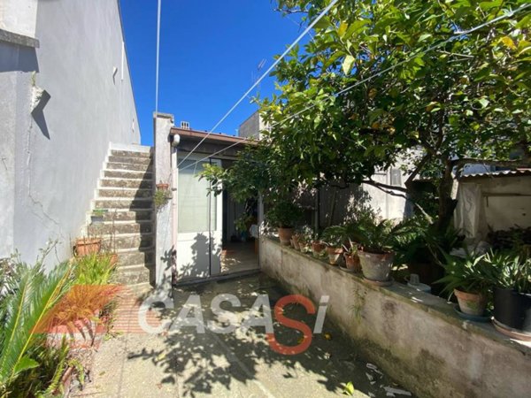 casa indipendente in vendita ad Uggiano la Chiesa