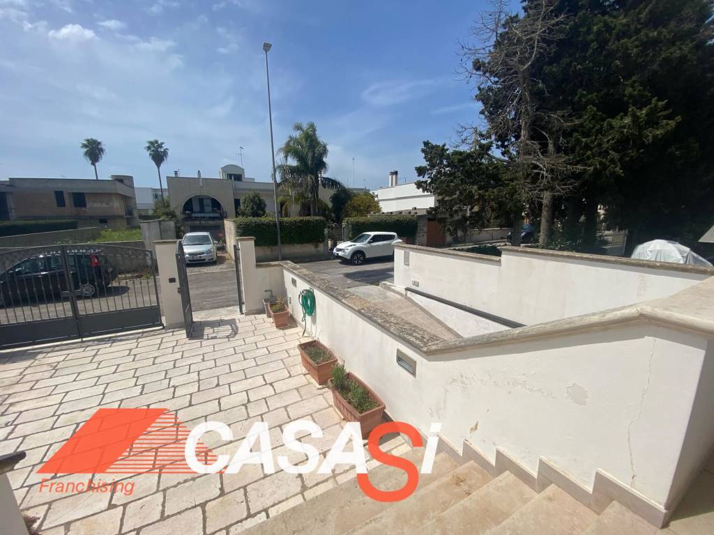 casa indipendente in vendita ad Uggiano la Chiesa