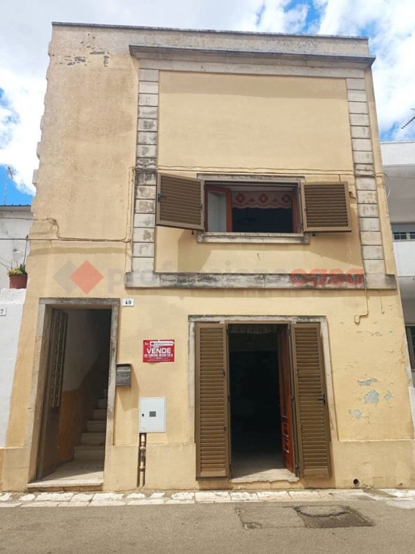 casa indipendente in vendita ad Uggiano la Chiesa