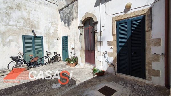 casa indipendente in vendita ad Uggiano la Chiesa