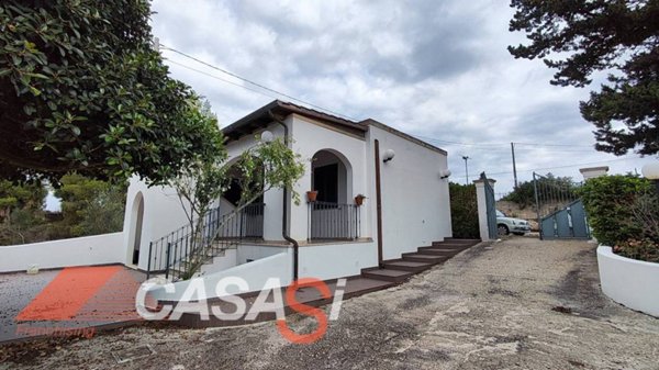 casa indipendente in vendita ad Uggiano la Chiesa