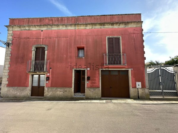casa indipendente in vendita ad Uggiano la Chiesa