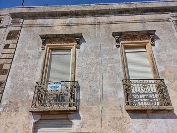casa indipendente in vendita ad Uggiano la Chiesa