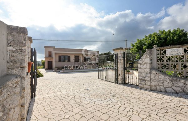 casa indipendente in vendita ad Uggiano la Chiesa