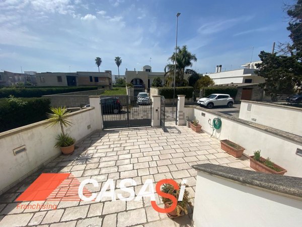 casa indipendente in vendita ad Uggiano la Chiesa