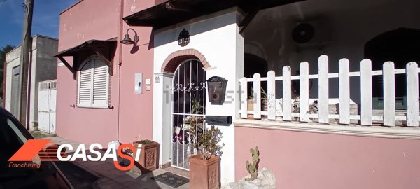 casa indipendente in vendita ad Uggiano la Chiesa