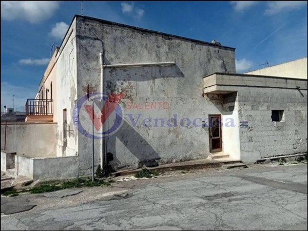 casa indipendente in vendita ad Uggiano la Chiesa