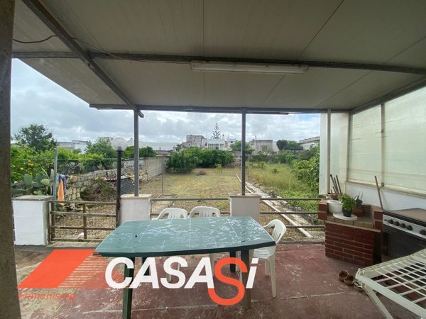 casa indipendente in vendita ad Uggiano la Chiesa