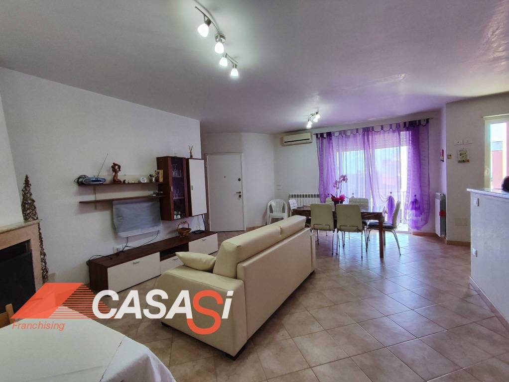 appartamento in vendita ad Uggiano la Chiesa in zona Casamassella