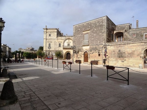 casa indipendente in vendita ad Uggiano la Chiesa in zona Casamassella