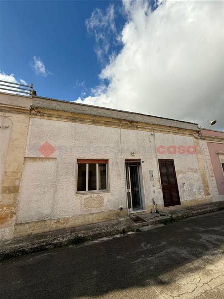 casa indipendente in vendita ad Uggiano la Chiesa