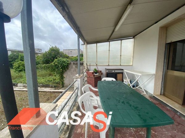 casa indipendente in vendita ad Uggiano la Chiesa